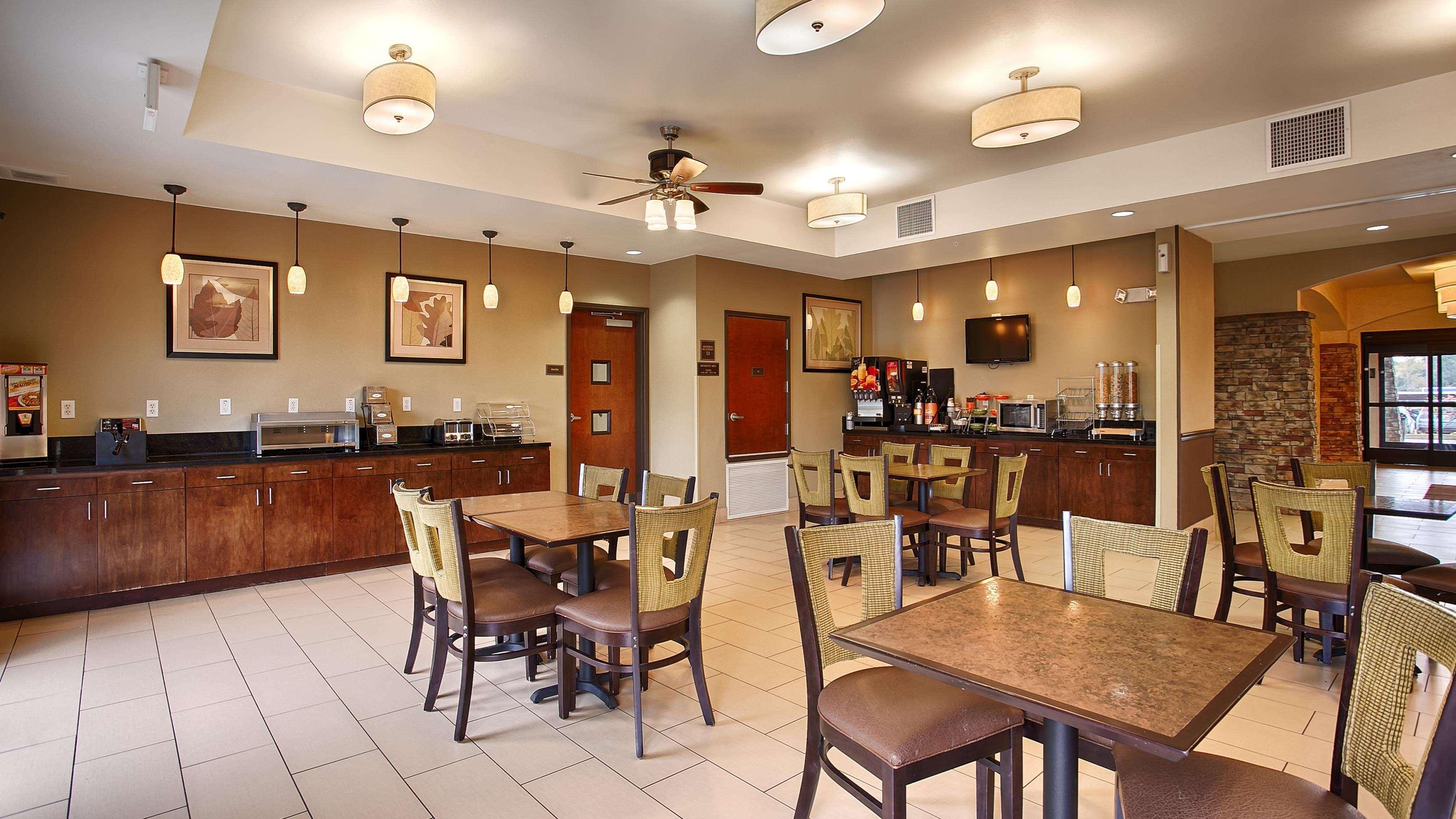 Best Western Plus Desoto Inn & Suites Mansfield Екстер'єр фото