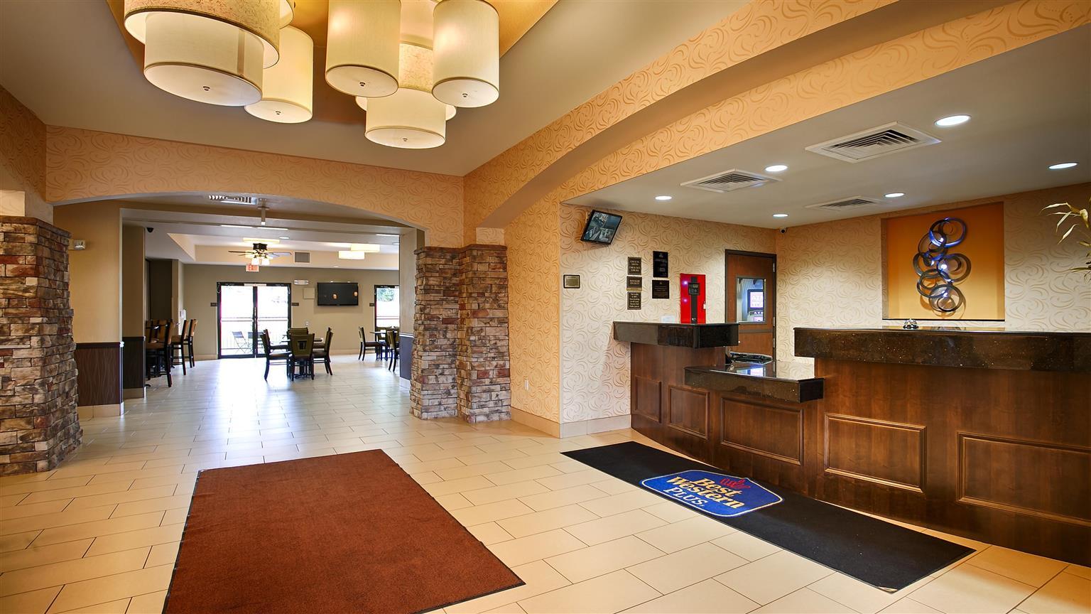 Best Western Plus Desoto Inn & Suites Mansfield Екстер'єр фото