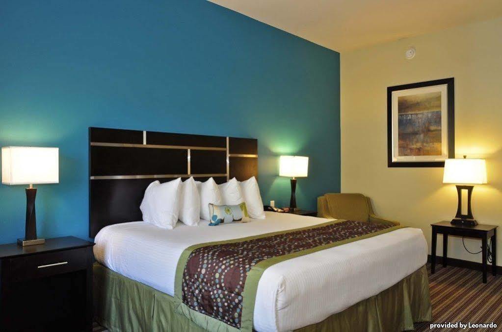 Best Western Plus Desoto Inn & Suites Mansfield Номер фото
