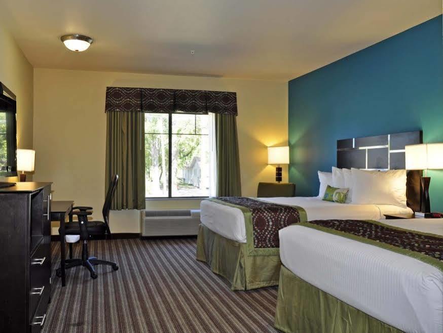 Best Western Plus Desoto Inn & Suites Mansfield Екстер'єр фото