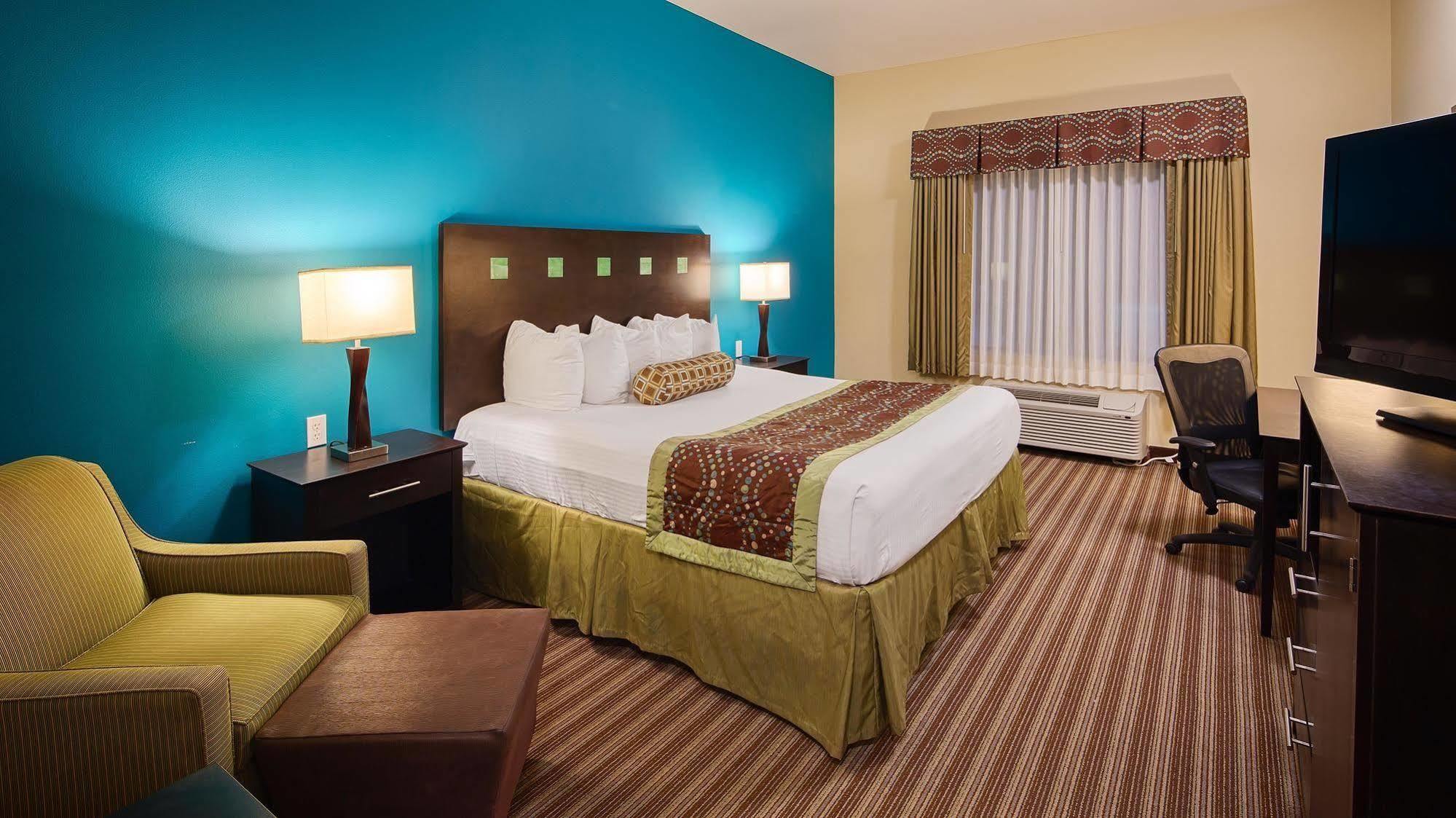 Best Western Plus Desoto Inn & Suites Mansfield Екстер'єр фото